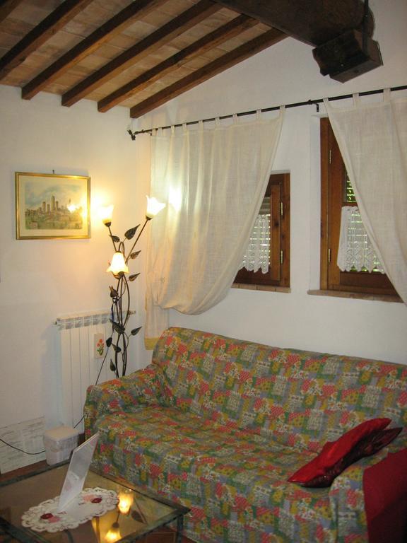 Hotel La Capanna Di Sovestro San Gimignano Habitación foto